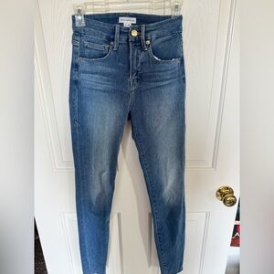 Good American Blue Skinny Jeans with Subtle Fading
